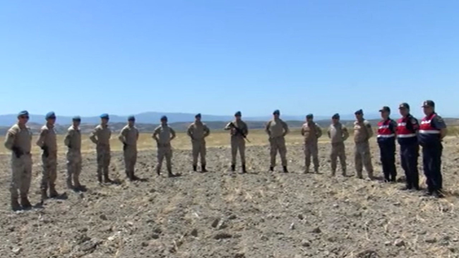 Kuruyan Marmara Gölü'nde komandolar nöbet tutuyor